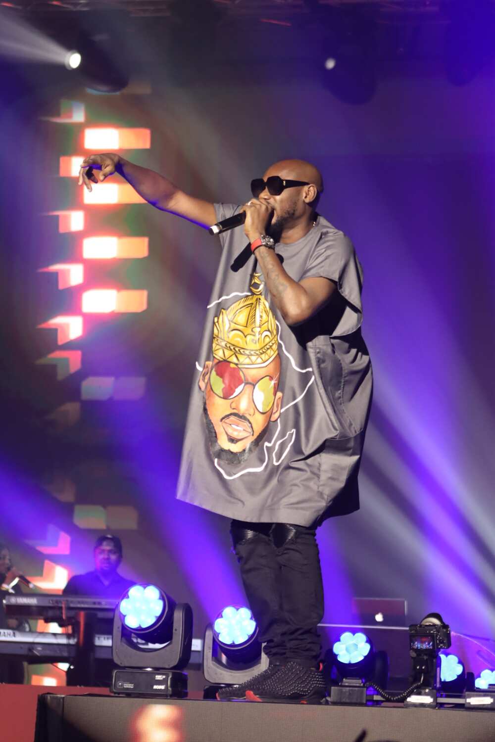 2baba is King! Singer claims throne at #20YearsAKing concert