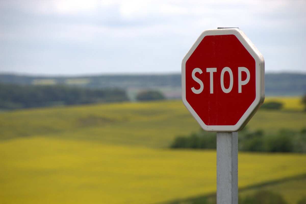 guide-on-nigerian-traffic-signs-road-markings-and-traffic-light