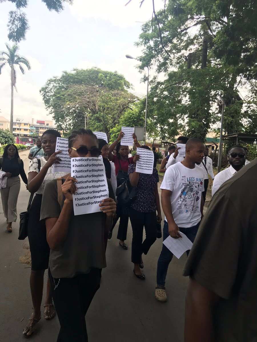 Students in Lagos showing displeasure over the killing of their colleague. Photo credit: Twitter/Deji