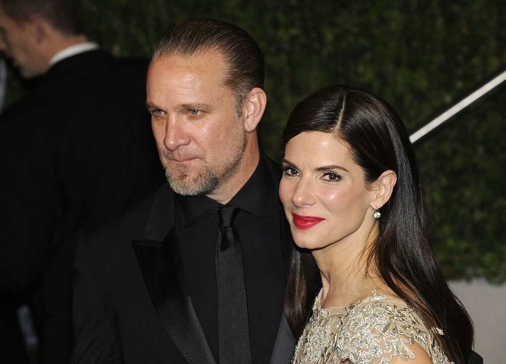 Sandra Bullock and her ex-husband arrive at the 2010 Vanity Fair Oscar Party