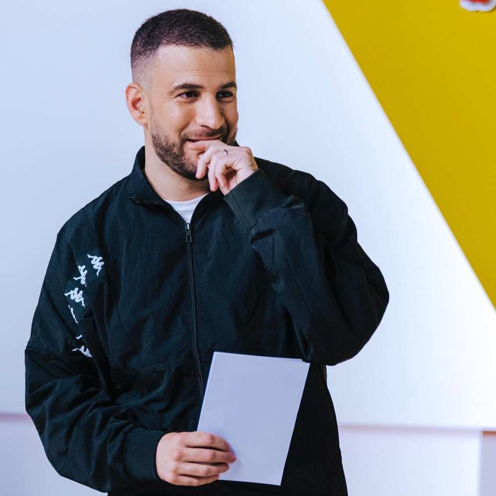 Le sacré parcours de Mehdi Maizi: à la conquête du « rap jeu » Le sacré parcours de Mehdi Maizi: à la conquête du « rap jeu »