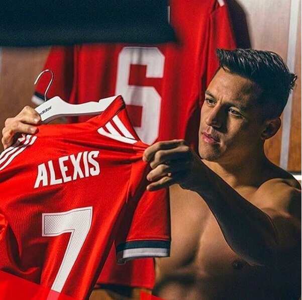 Alexis Sanches - highest paid footballer in England