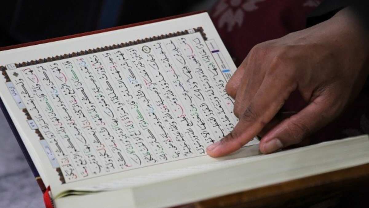 18-year-old Nigerian teenager writes Quran offhand within 3 months, Says It's Her Age-Long Ambition