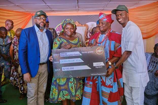 Orijin Pays Courtesy Visit to Ataoja Of Osogbo, Empowers Indigenes with Millions