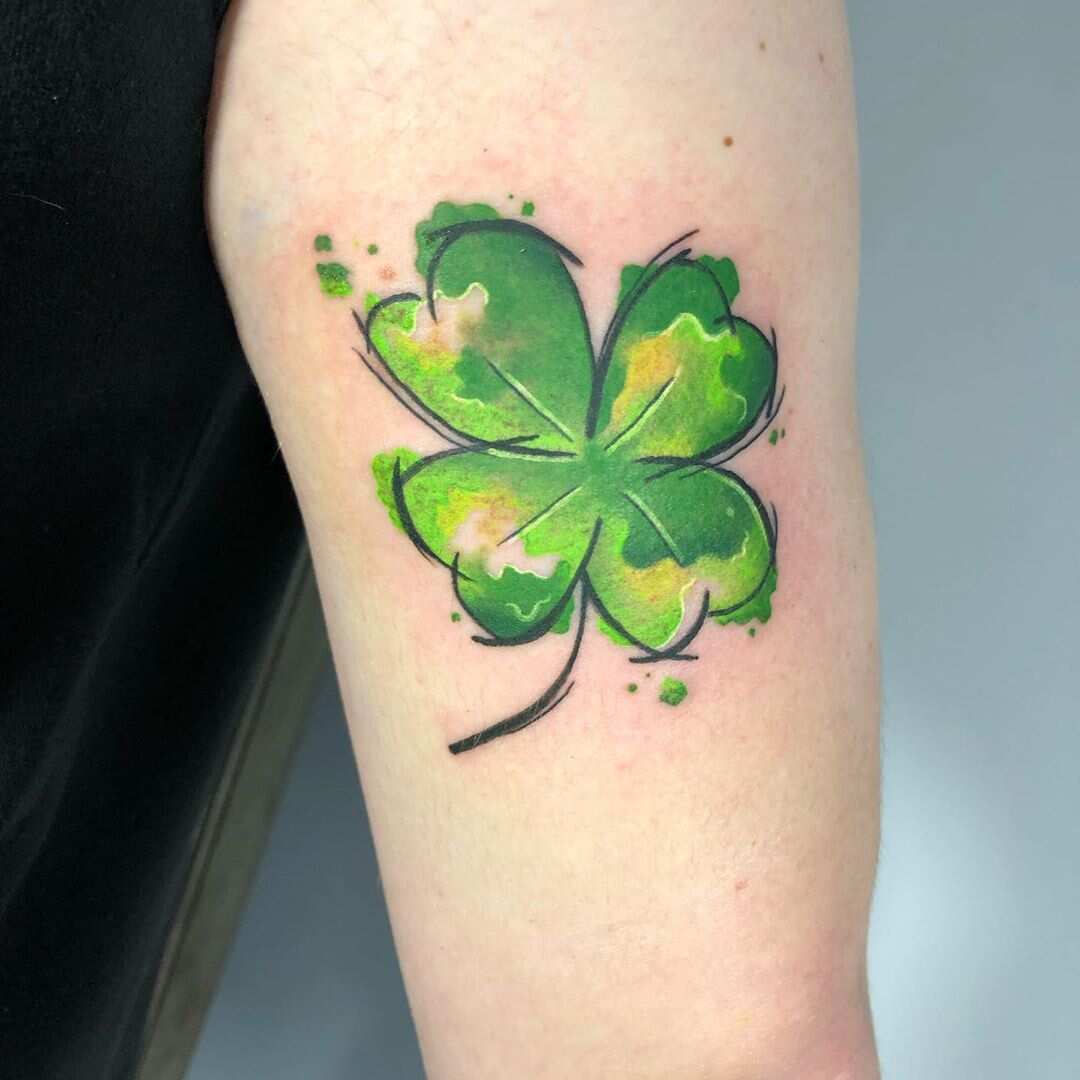 Traditional Tattoo of a 4 Leaf Clover Stock Vector - Illustration of style,  irish: 180308835