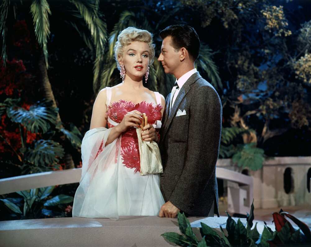 Marilyn Monroe, destin d'exception et mort tragique : sa biographie Marilyn Monroe, destin d'exception et mort tragique : sa biographie