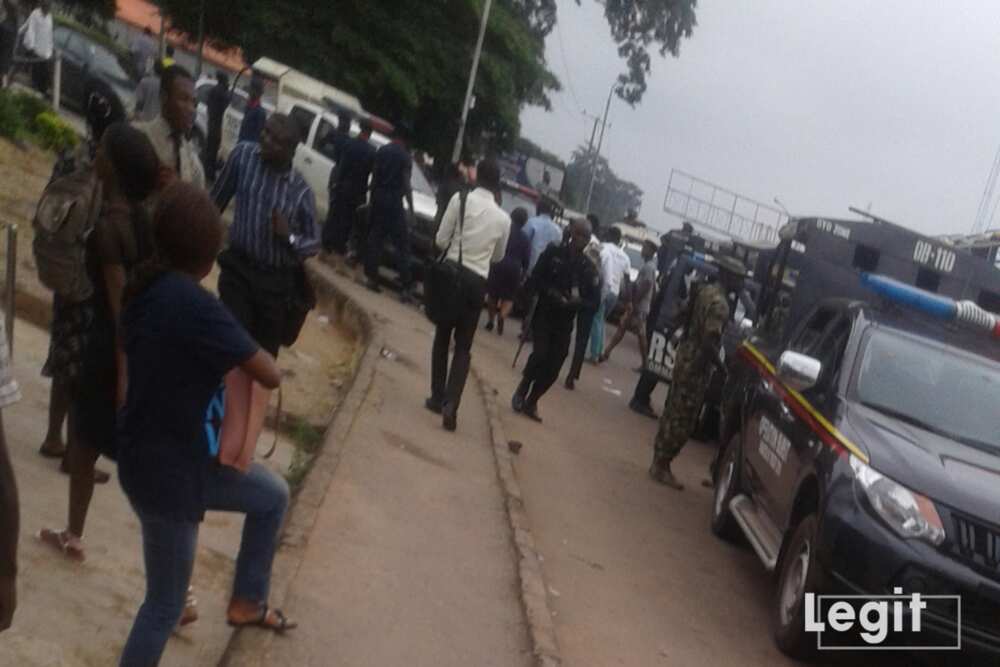 Police vans burnt in Jigawa as residents revenge killing of 1 person by operatives