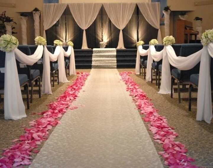 Nigerian church decoration pictures for a wedding - Legit.ng