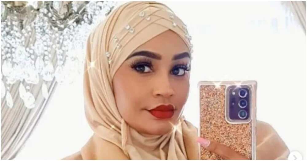 Kyawawan hotuna 8 na fitacciyar 'yar kwalisa, tauraruwa Zari Hassan sanye da hijab a Ramadan