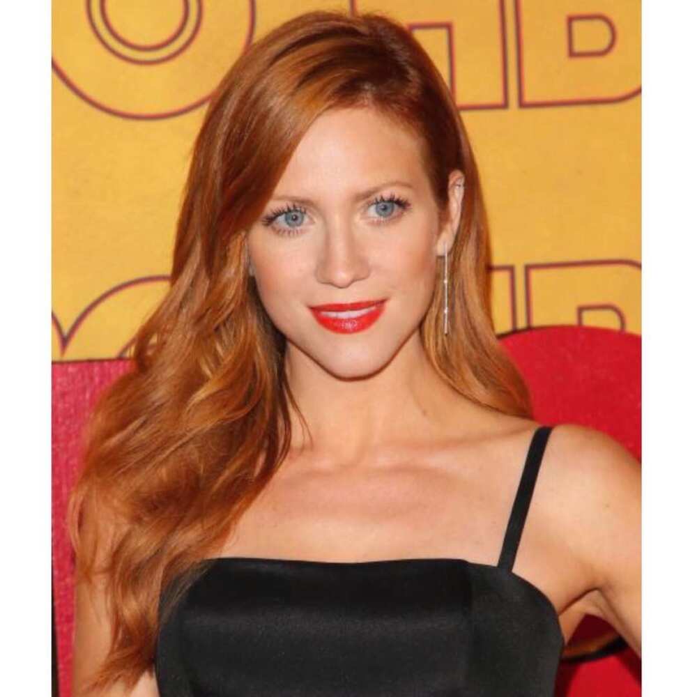 Brittany Snow bio