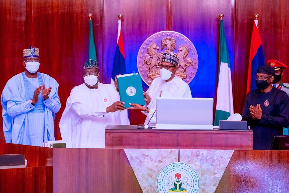 Breaking: Buhari Signs 2022 Budget to law, Plans to Spend all Oil Revenue on Debt Servicing