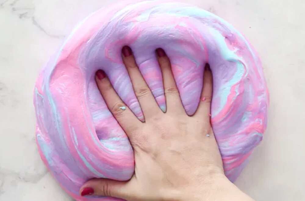 Comment faire du slime à la maison: nos chouettes recettes