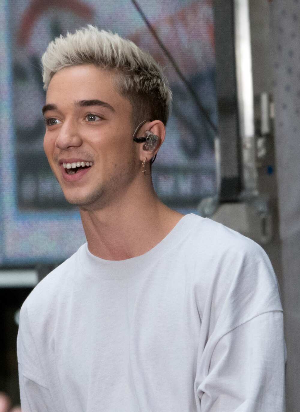 Daniel Seavey eyes Daniel Seavey eyes
