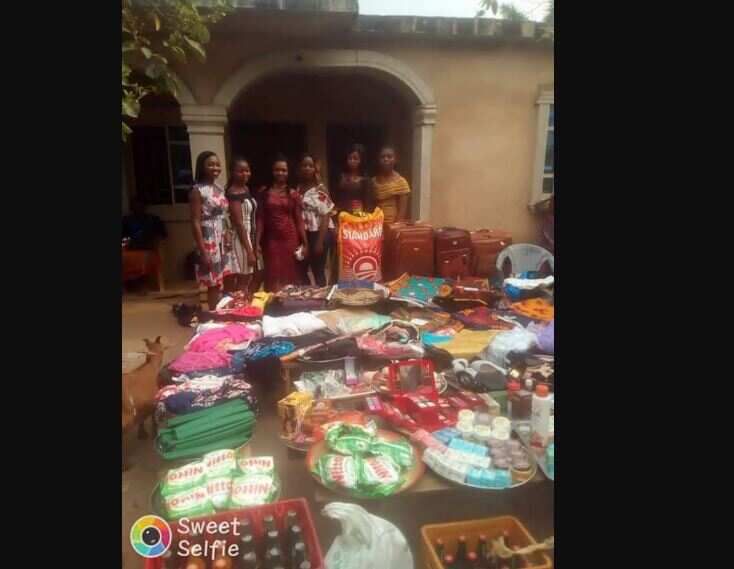 Man showcases large number of items his friend was made to bring as bride price