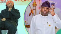 "Even Obasanjo dey lie down 4 Ooni":Oba Oniru rejects Olamide's handshake, asks him to prostrate