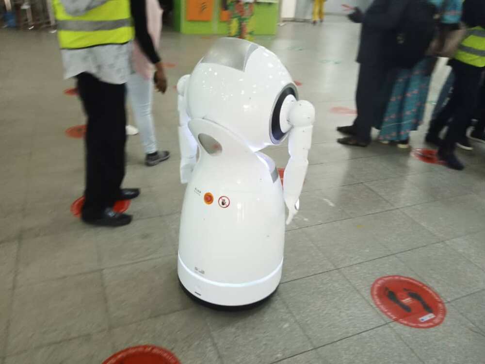 FG reportedly acquires robots to battle COVID-19 (photos, video)