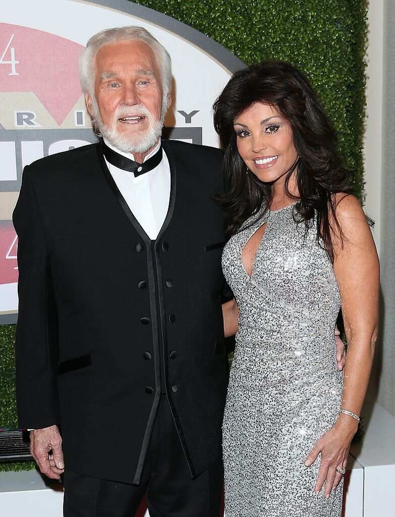 How old is Kenny Rogers' wife