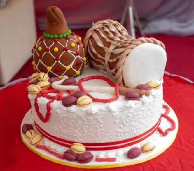 drum marriage cake