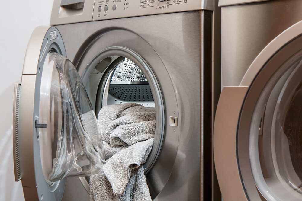 how to clean a smelly washing machine