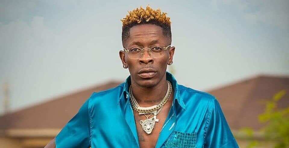 Gara in watsar da kuɗi na a titi maimakon in miƙa su coci, Shahararren mawaƙi, Shatta Wale