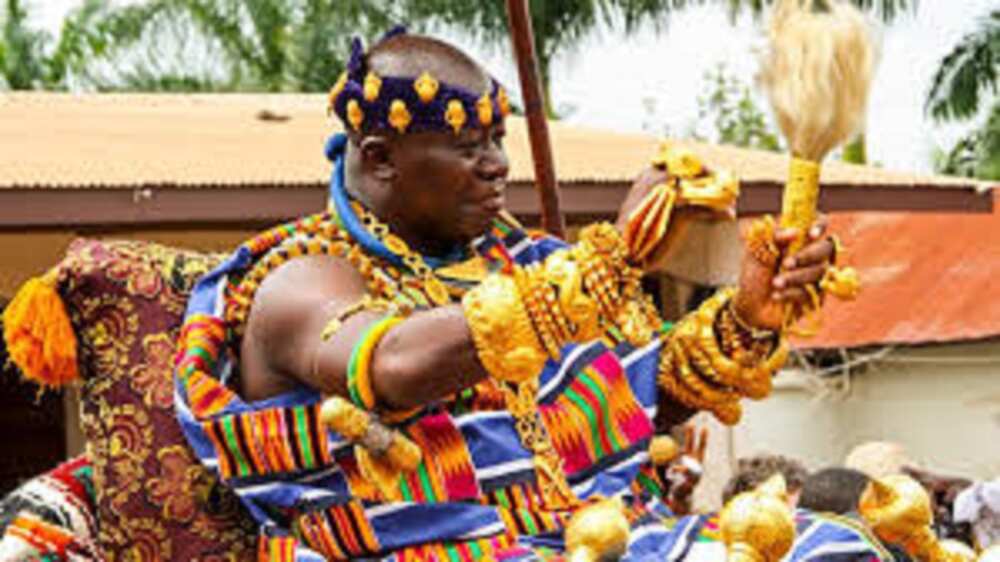 Hotunan hamshakan Sarakuna 6 na Afrika masu matukar arziki a karni na 21 Hotunan hamshakan Sarakuna 6 na Afrika masu matukar arziki a karni na 21