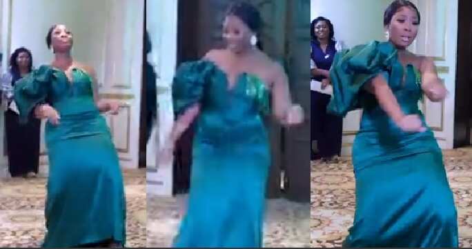 Lady Becomes a Viral Sensation as her Unique Dancing Steps Mesmerises Everyone at a Wedding Party