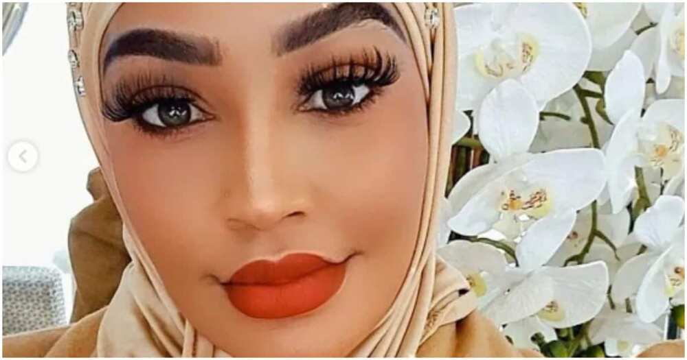 Kyawawan hotuna 8 na fitacciyar 'yar kwalisa, tauraruwa Zari Hassan sanye da hijab a Ramadan