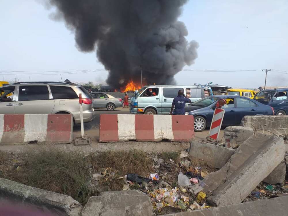 Kara market along Lagos-Ibadan expressway on fire