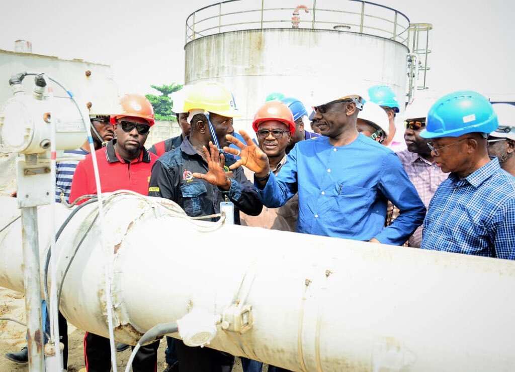 NNPC discovers crude oil in commercial quantity in Benue Trough - Legit.ng