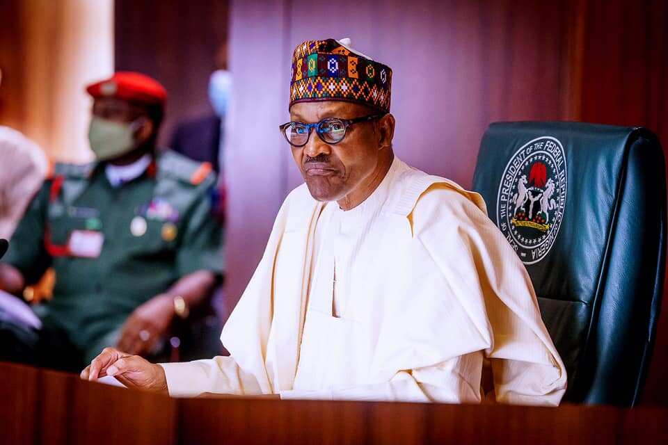 Ku sanar dani yadda 'yan ta'adda ke samun makamai - Buhari ga hafsoshin tsaro