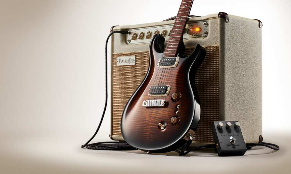 Comment apprendre la guitare seul: 10 conseils essentiels Comment apprendre la guitare seul: 10 conseils essentiels