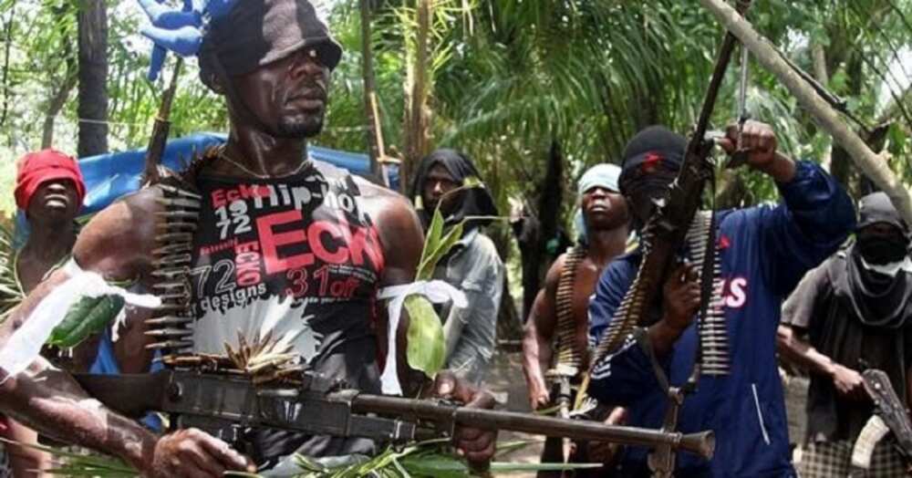 Da duminsa: Kungiyar Niger Delta Avengers ta dawo, ta sha alwashin gurgunta tattalin arzikin Najeriya