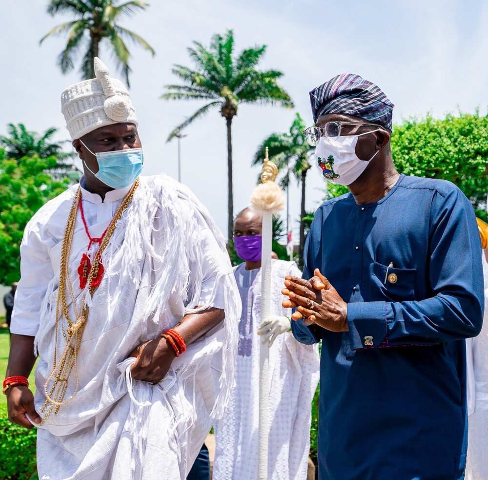 Coronavirus: I wear face mask to protect myself and others from COVID-19 Coronavirus: I wear face mask to protect myself and others from COVID-19
