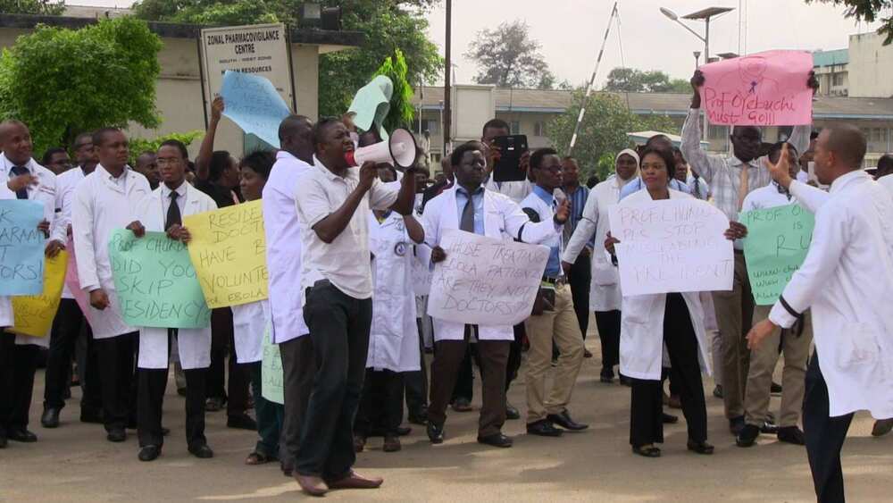 Coronavirus: Doctors threaten to withdraw service nationwide over harassment by security operatives