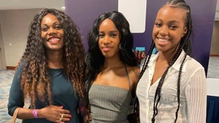 Sisters Cynthia Gentry, 23, and Imani Gentry, 19, with their mom, Brenda Gentry, 46.Courtesy of Brenda Gentry