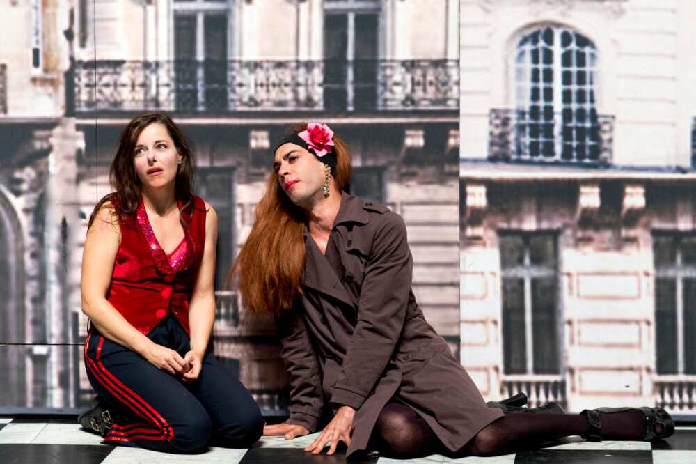 Laure Calamy: biographie, filmographie, photos, couple, agent Laure Calamy: biographie, filmographie, photos, couple, agent