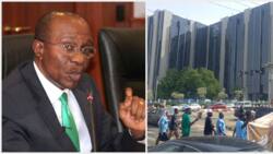 Kitimurmura ga CBN: 'Yan Najeriya sun mamaye CBN, suna neman a sauke gwamna Emefiele