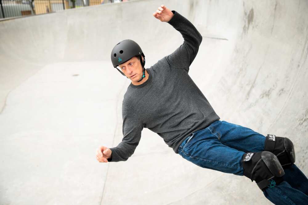 How a Skateboarding Legend Helped Tony Hawk Turn His Passion Into a  Billion-Dollar Franchise