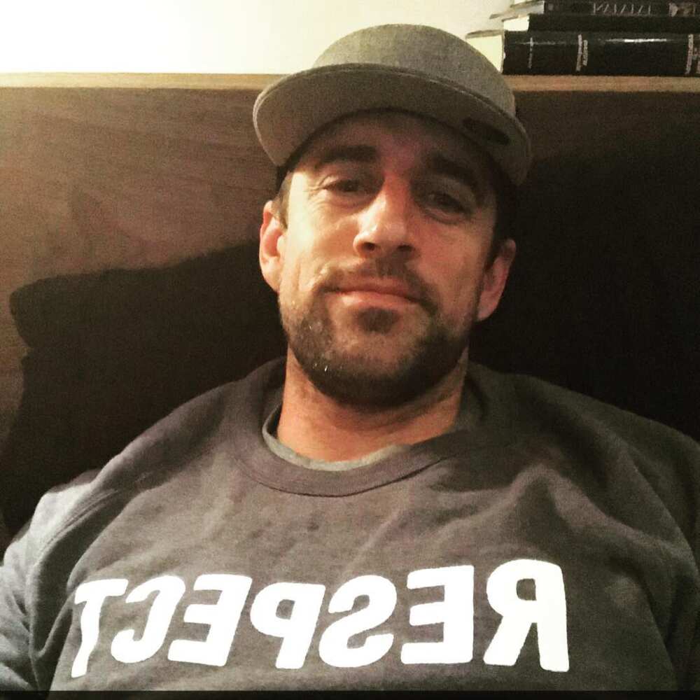 Aaron Rodgers's height, girlfriend, stats, contract, age, net worth, MVP