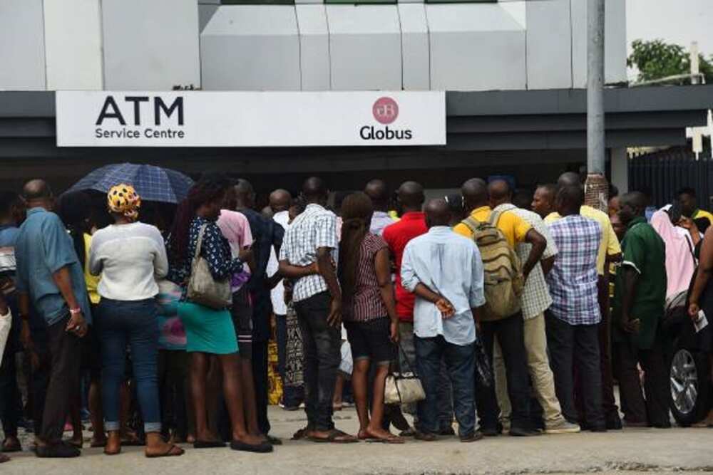 Nigerians suffer in efforts to get new naira notes