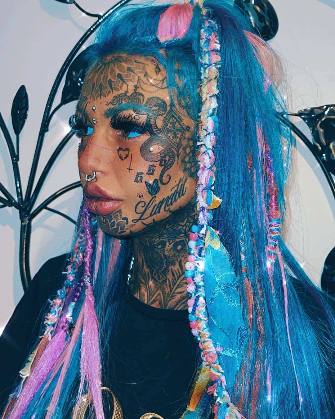 After tattooing her eyeballs blue, this Instagram star was left completely  blind