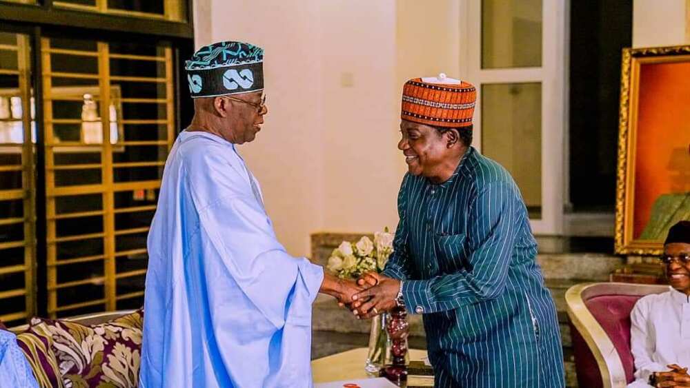 Bola Tinubu tare da shugaban gwamnonin arewa, Simon Lalong. Bola Tinubu tare da shugaban gwamnonin arewa, Simon Lalong.