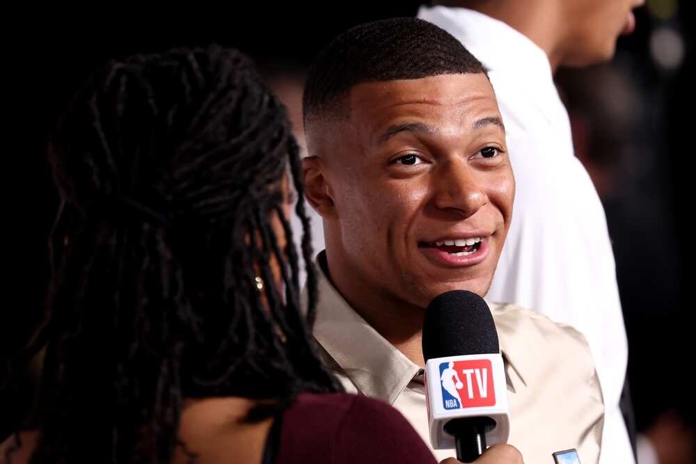 Kylian Mbappeis interviewé lors de l'édition 2022 du NBA Draft à Barclays Center à New York.
Photo : Arturo Holmes/Getty Images Kylian Mbappeis interviewé lors de l'édition 2022 du NBA Draft à Barclays Center à New York.
Photo : Arturo Holmes/Getty Images