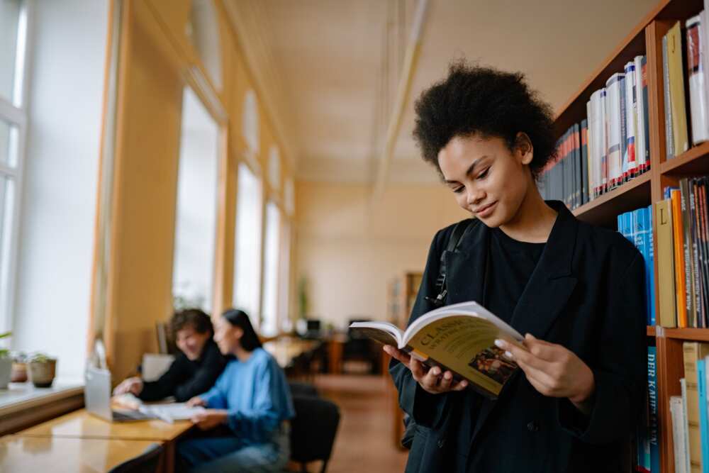 mportance of English language in Nigerian schools mportance of English language in Nigerian schools