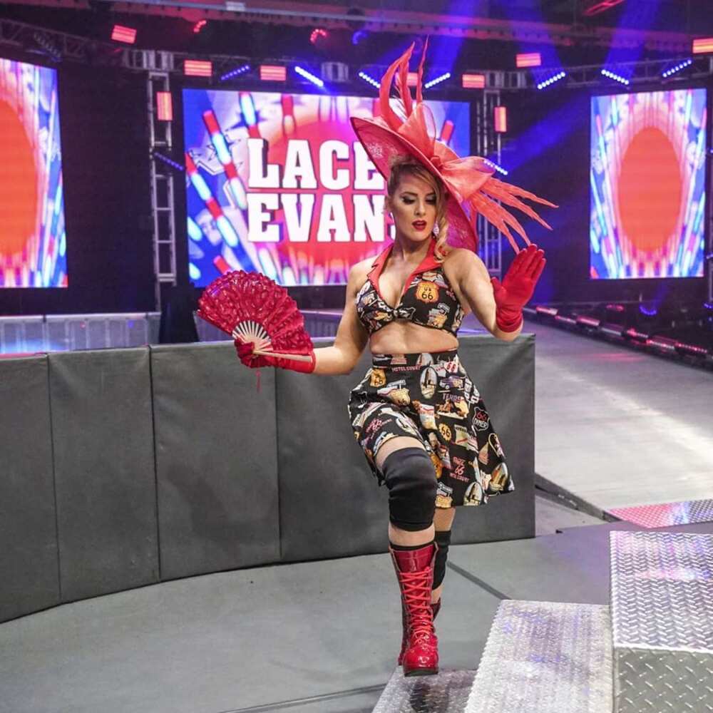 Lacey Evans Lacey Evans