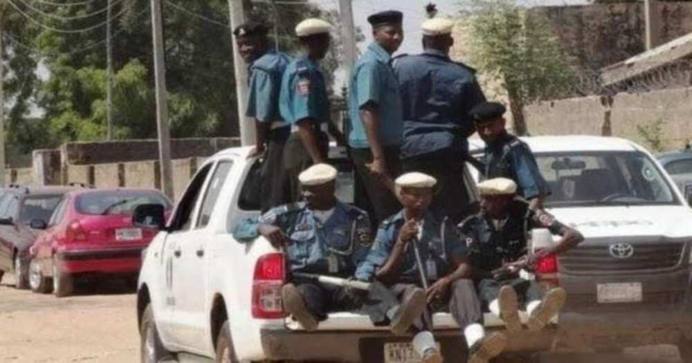 Hisbah ta kame wani boka da ya yiwa wata mata ciki a Kano Hisbah ta kame wani boka da ya yiwa wata mata ciki a Kano