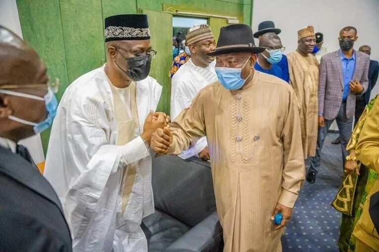 Gwamnan Bauchi ya aurar da diyarsa Hauwa ga dan Sarkin Azara, Hotunan manyan da suka hallara Gwamnan Bauchi ya aurar da diyarsa Hauwa ga dan Sarkin Azara, Hotunan manyan da suka hallara