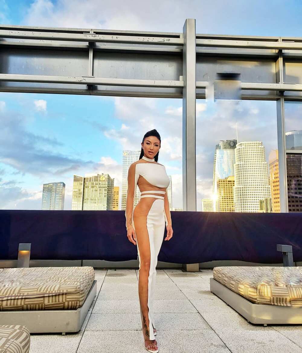 Jeannie Mai hot