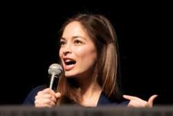  Kristin Kreuk 