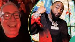 Oyinbo man sings Davido's 2014 hit track Aye from the depths of his heart at O2 Arena